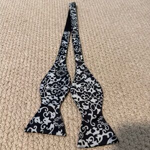 Black and Silver Abstract Patterned Self Tie Bow Tie